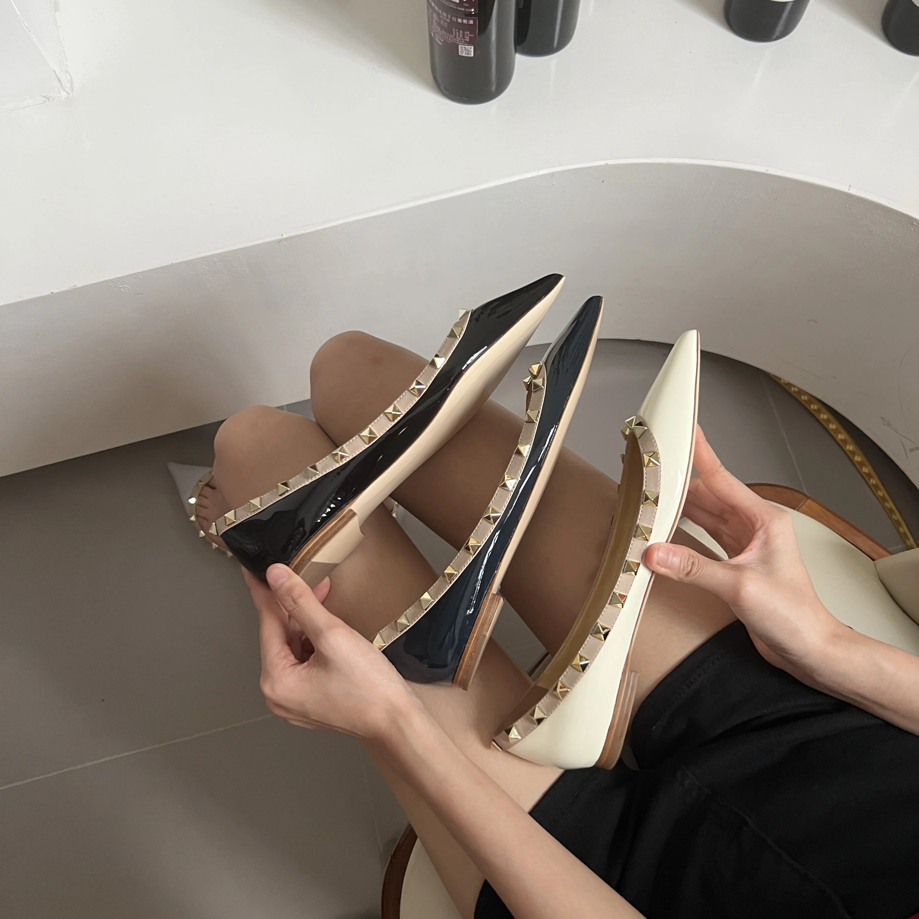 

Luxury Brand Rivet Midsole Heel Shoes Leather Pointed Shallow Cut Flat Bottom Women's Shoes Versatile Fashion Women's Pumps