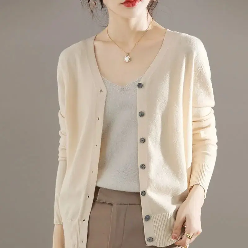 

2023 Autumn Winter New V-neck Knitted Cardigan Women's Long Sleeve Coat Solid Color Sweater Korean Version Loose and Slim Top
