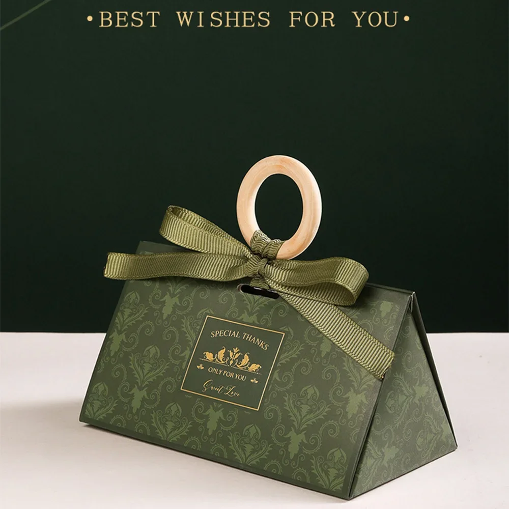 thumbnail image 1 of 1 caja de papel vacía con forma de triángulo y lazo para dulces de boda, caja de regalo portátil, exquisita caja de chocolate, postre, champán rojo y dorado, decoración para fiestas, 1 of 5