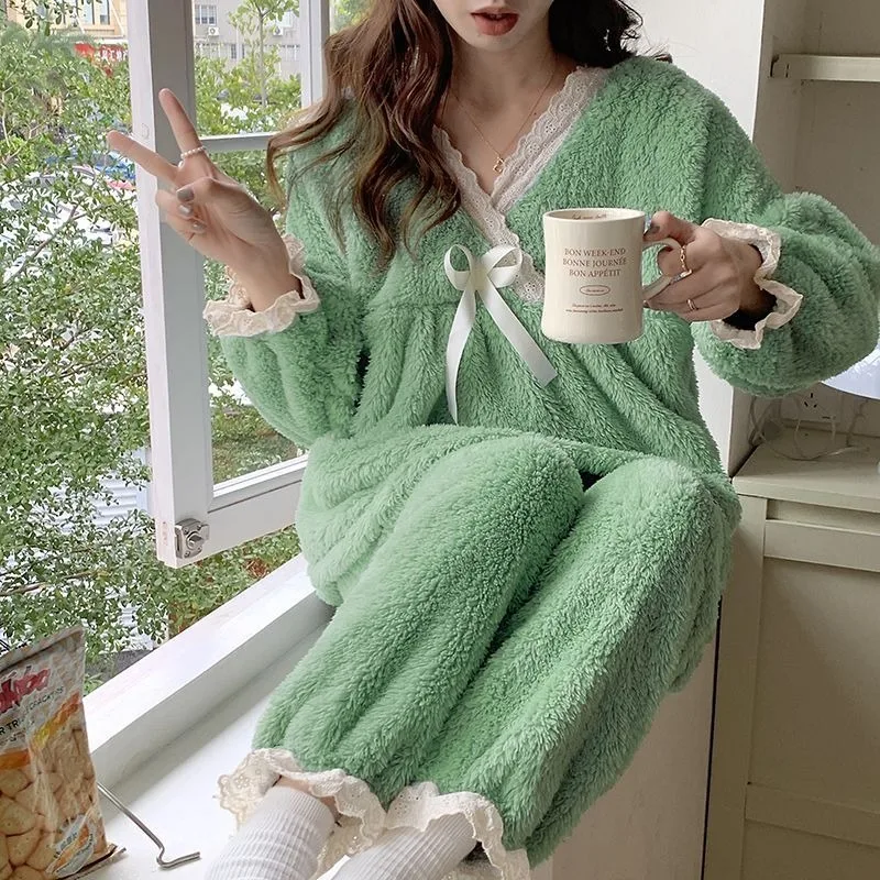 2024 New Pajama Women's Autumn Winter V-neck Sleepwear Lace Long Sleeved Princess Style Loungewear Warm Coral Velvet Homewear