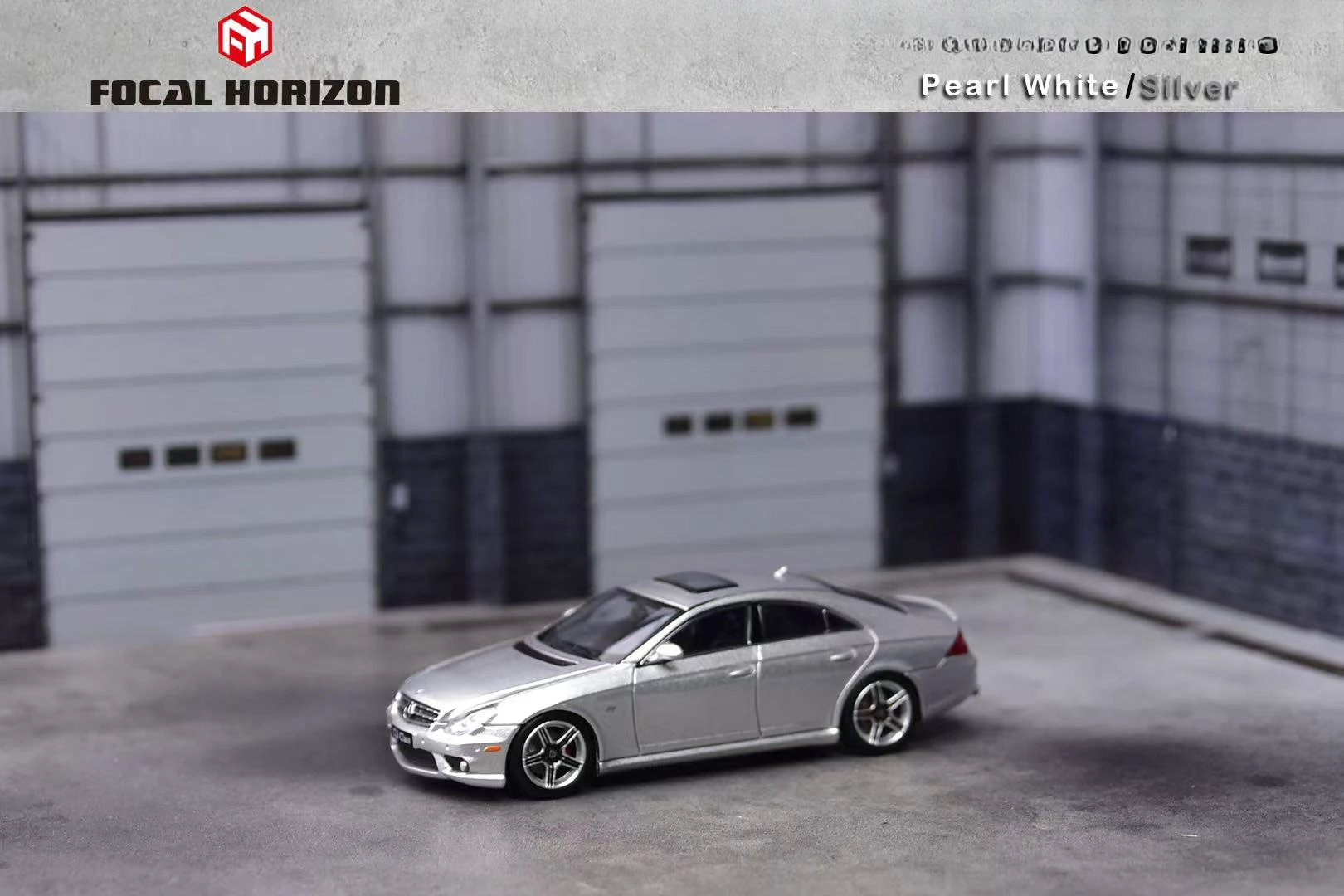 **Pre-order **Focal Horizon FH 1:64 CLS 63 Mk1 C219 Silver/White Diecast Model Car 3