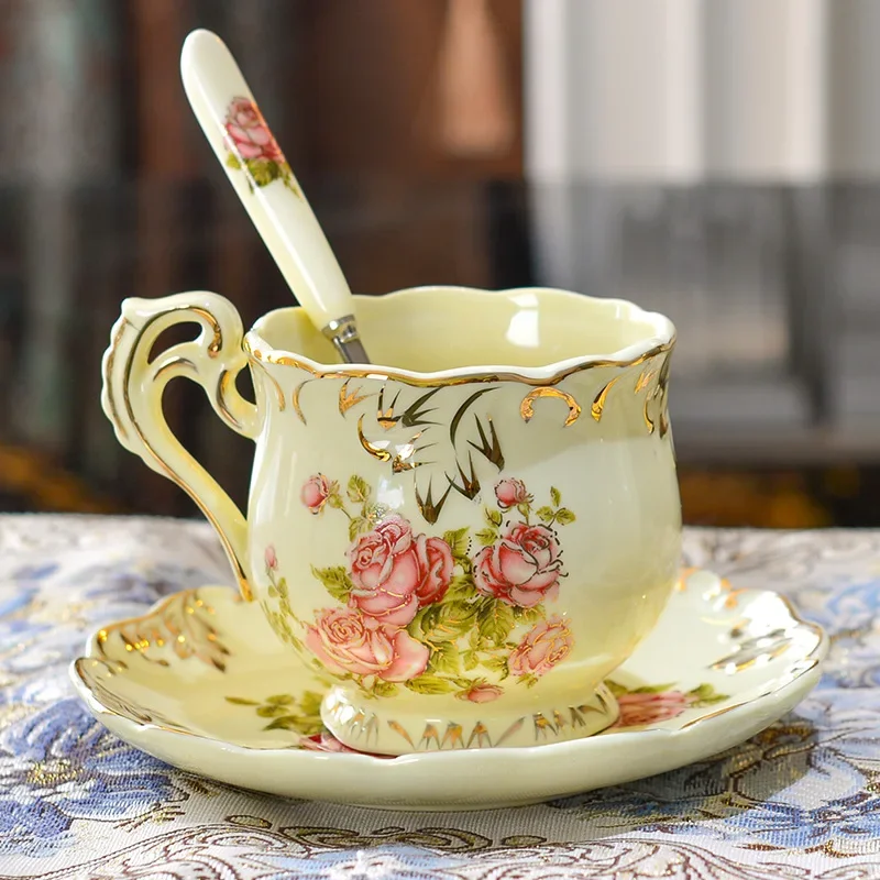 Lvory Porcelain Teacup and Saucer 250ml High-quality Ceramic Coffee Cup Rose Flower Black Tea Cup Set European Style Drinkware