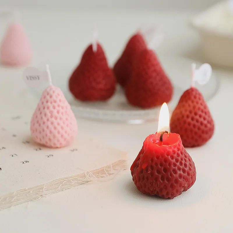 1PcsHandmadeStrawberryScentedStrawberryScentedCandleCreativeand