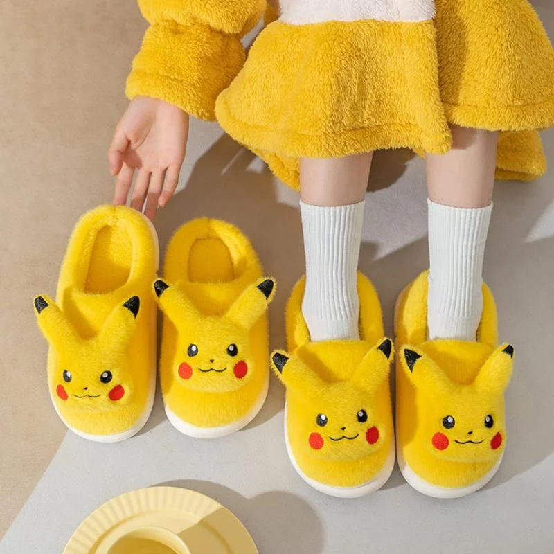 

Плюшевые тапочки с покемоном, аниме, Пикачу, теплые Мультяшные зимние мягкие Нескользящие домашние тапочки, износостойкие хлопковые туфли, милый подарок для девочки