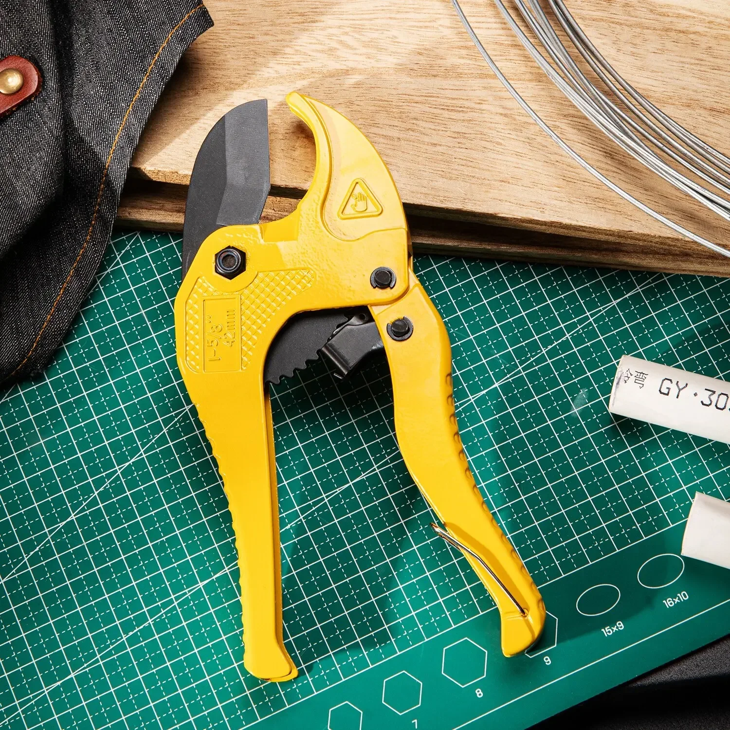 Deli PVC Pipe Cutter 42mm Aluminum Tube Scissors Tube Hose Plastic Pipes Plumbing Manual Rustproof Hand Tools 4