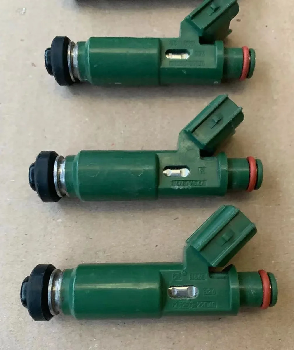 

TOYOTA AVENSIS CELICA MR2 COROLLA 1.8 VVTI 01-08 FUEL INJECTORS 23250-22040