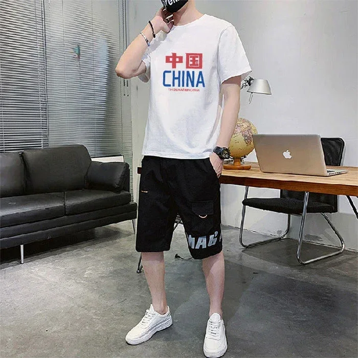thumbnail image 1 of Conjunto de pantalones cortos para hombre, de algodón con letras negras, elegante y moderno, de dos piezas, conjunto de camiseta y pantalones cortos para hombre, estilo coreano 2024, ropa 2025, noveda, 1 of 5