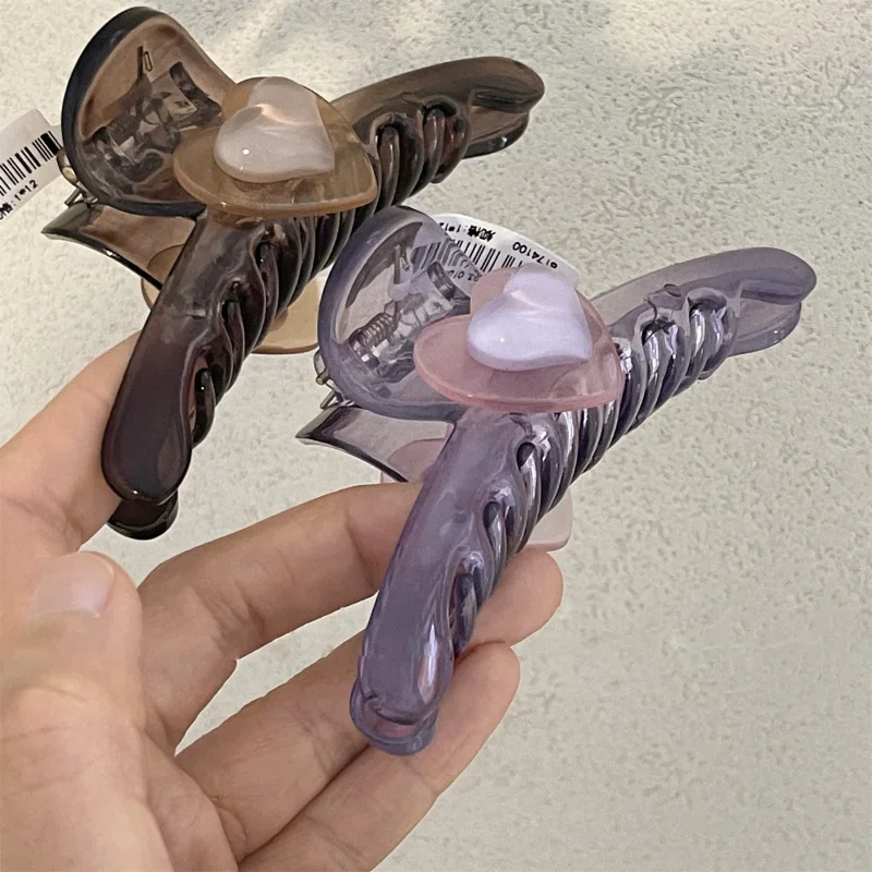 

2023 New Korean Summer Sweet Heart Hair Claw Clips Charm Transparent Jelly Color Hairpin Headwear Hair Accessories for Women