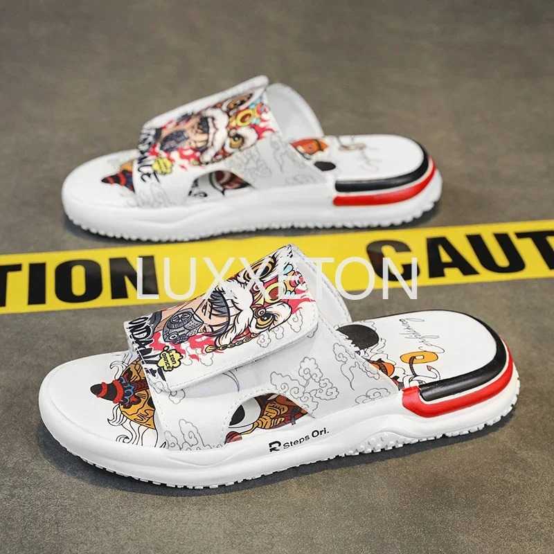 Indoor and outdoor waterproof sandals spring and summer men's new cool beach slippers fashionable ethnic style totem soft sole