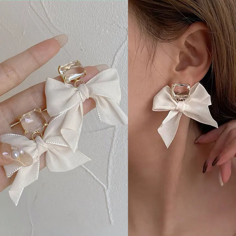 Korean Fashion Charm White Bowknot Stud Earring for Women Temperament Pearls Bow Heart Earrings Party Jewelry Accessories Gift