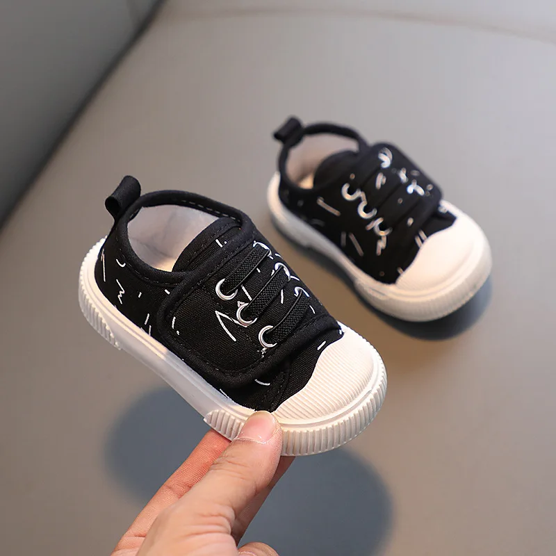 thumbnail image 1 of Zapatos de lona para niños de 1 a 6 años, zapatos informales de corte bajo para primavera y otoño, forro de algodón transpirable, antideslizantes y resistentes al desgaste, 1 of 4