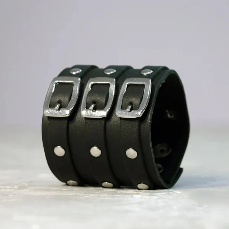 Pulseira de couro vintage para homens, punho gótico, braçadeiras de metal, fivela escondida, ajustável, pulseiras punk góticas, jóias