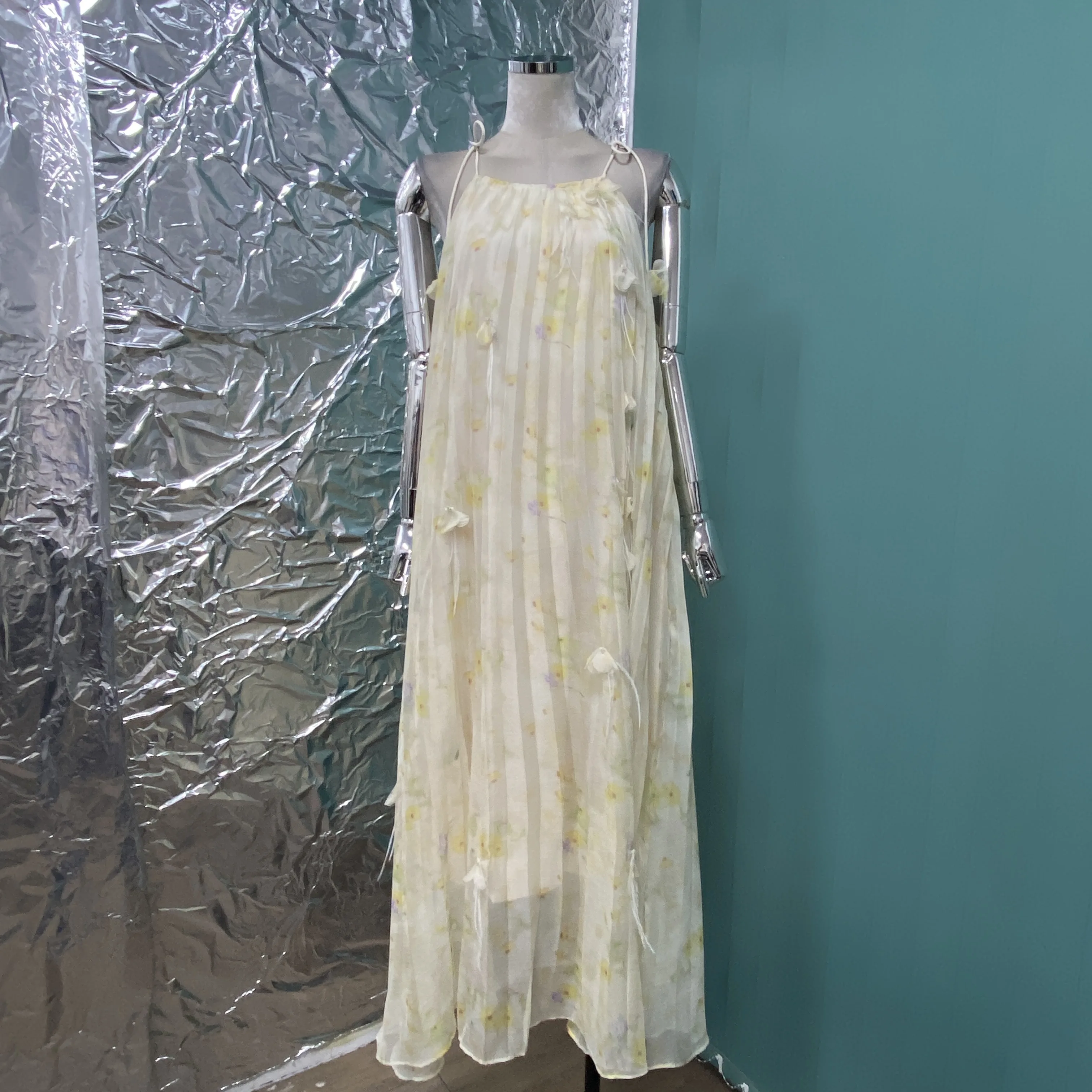 

Summer new Korean version of popular romantic pleated strap holiday style feather tassel flower dress
