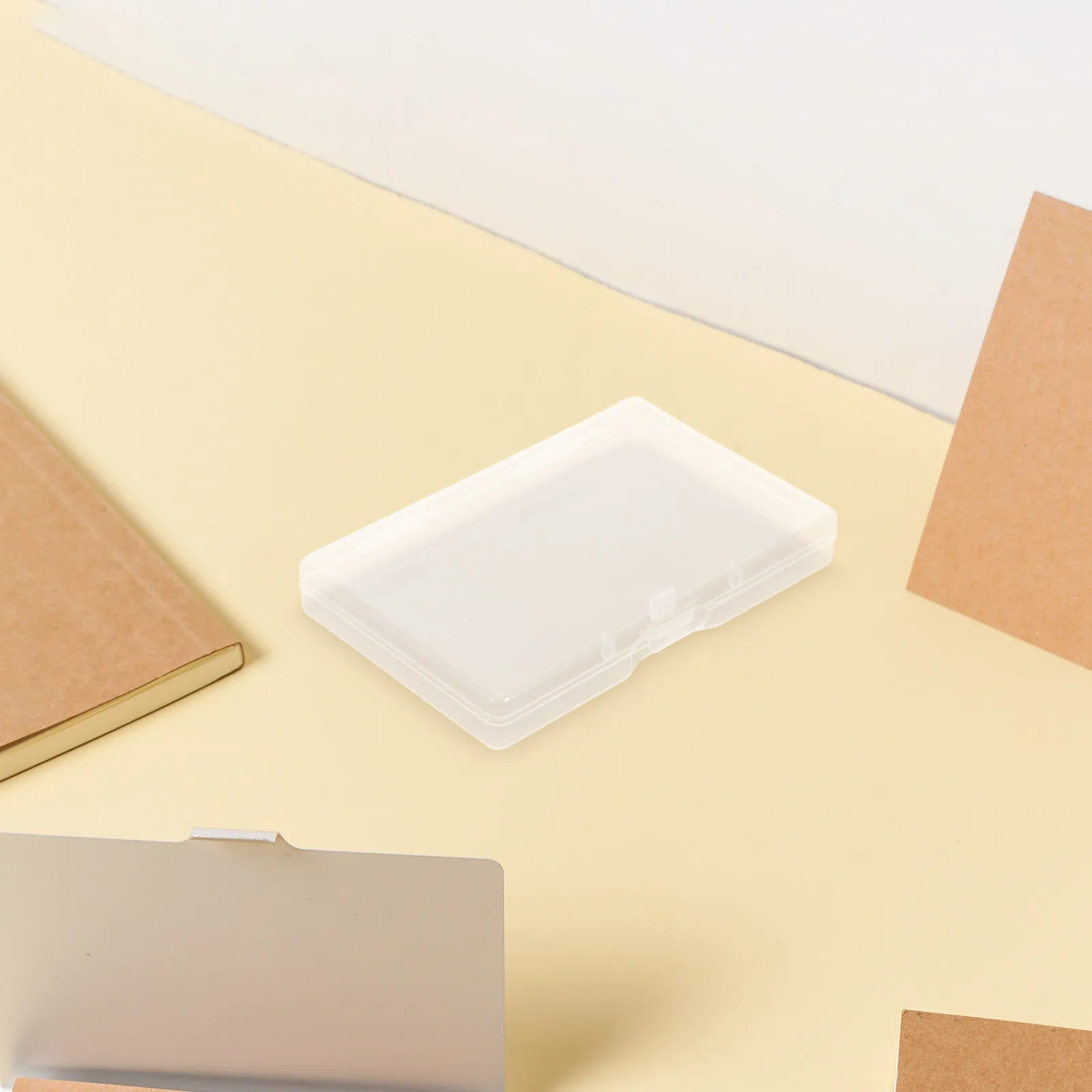 8Pcs 플라스틱 투명한 명함 홀더 클리어 카드 보관 상자 신용 카드 놀이용 휴대용 케이스