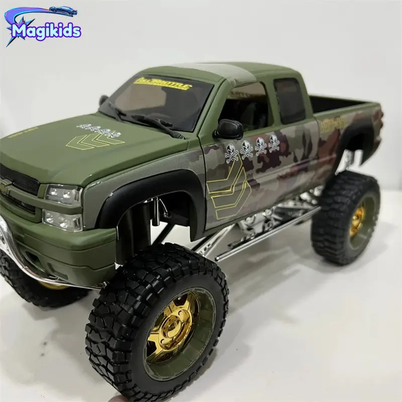 

1:18 2006 Chevrolet Bigfoot Pickup Car High Simulation Diecast Car Metal Alloy Model Car Chevy Toys For Kids Collection Gifts