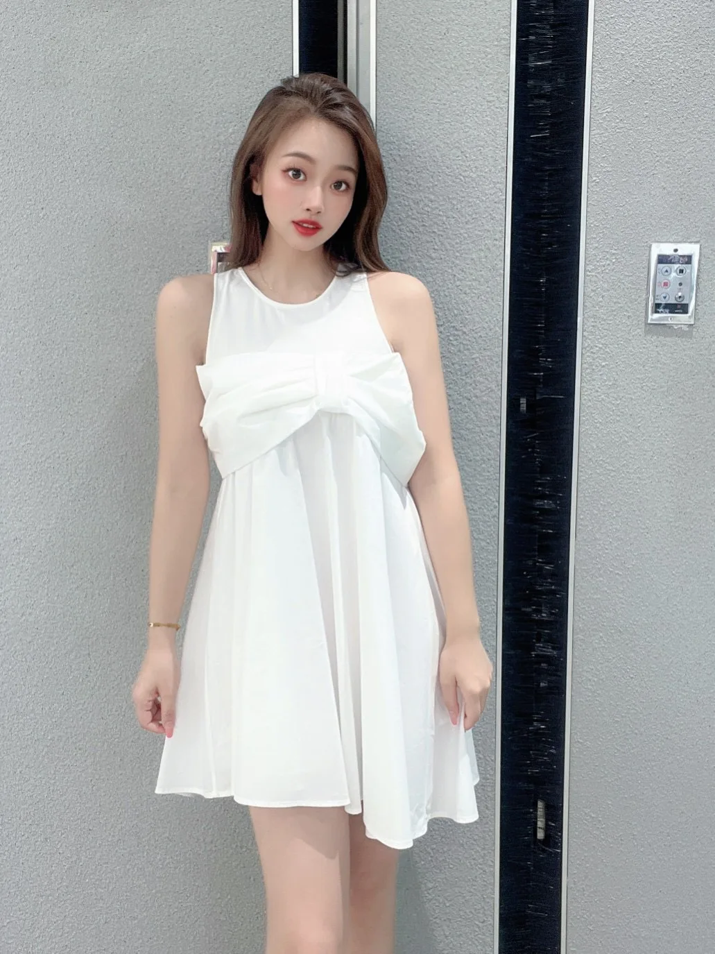 

2024 New Little Fresh Holiday Travel White Dress Short Skirt Off Shoulder Sexy Elegant and Exquisite Bow Top A-line Female
