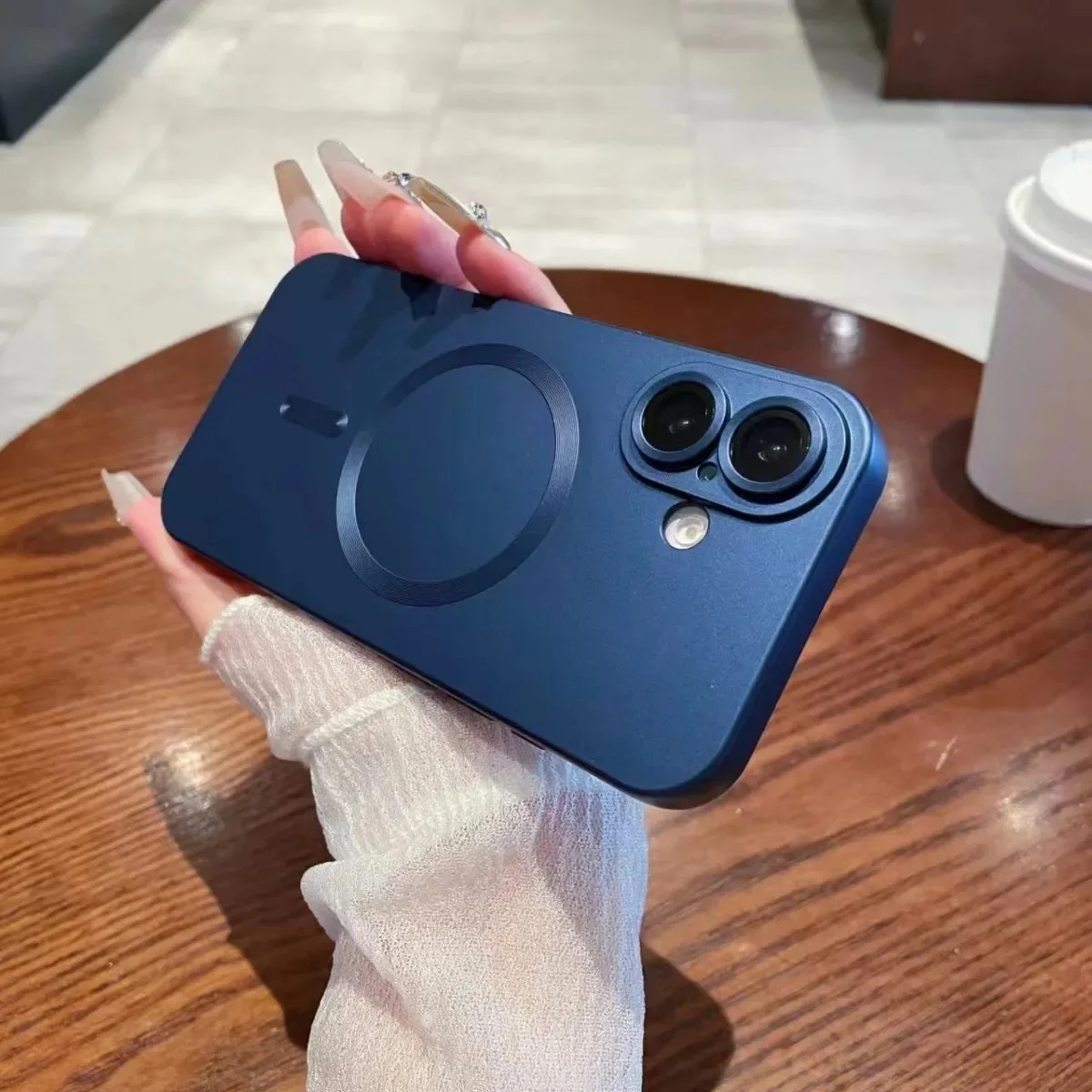 Metallic Paint Magnetic Silicone Case with Solid Color Finish