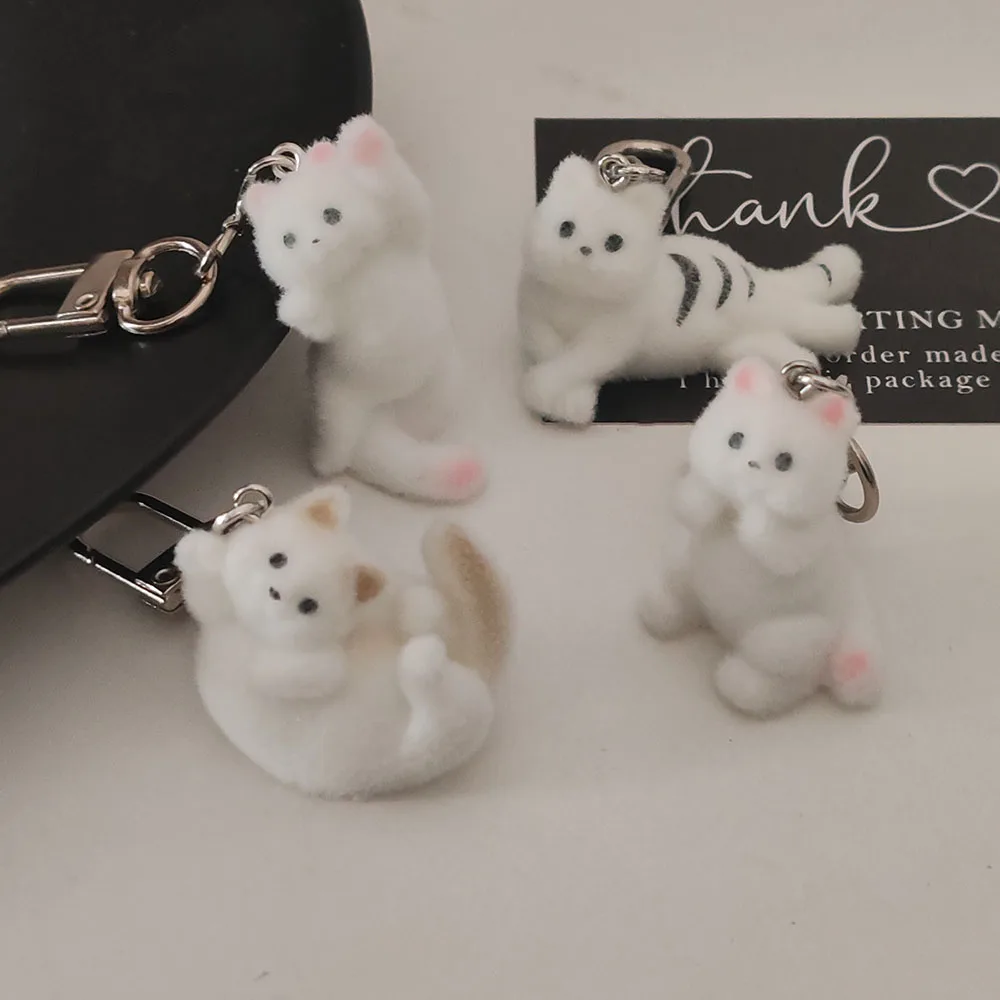 1pc Nette Weiße Samt Kawai Katze 3D Cartoon Nettes Kätzchen Schlüsselbund Auto Schlüsselring Koreanische Telefon Tasche Anhänger