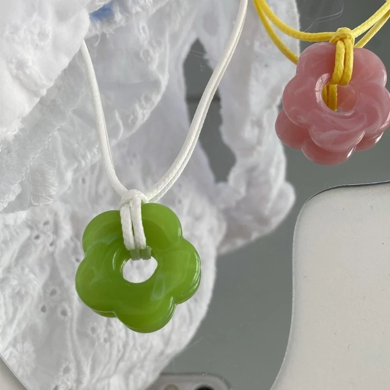 Dopamin-Acryl-Blumen-Anhänger-Halskette, ausgehöhlter Blumen-Halsband, wunderschöner Halsschmuck für lässige oder formelle – Detail 6