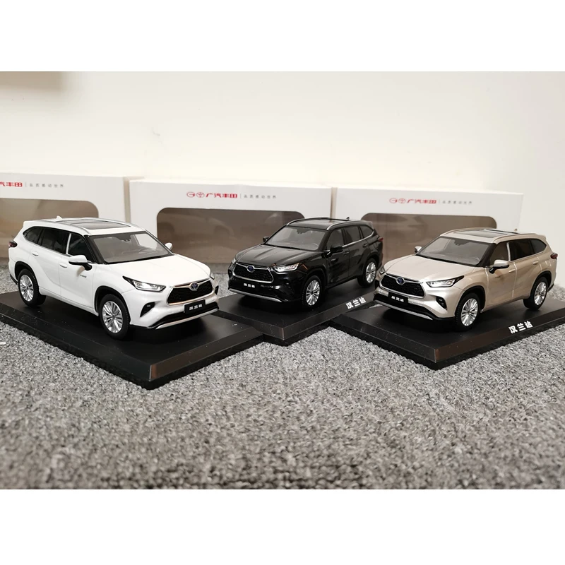 

Модель автомобиля из сплава четвертого поколения HIGHLAND 2022 в масштабе 1:30