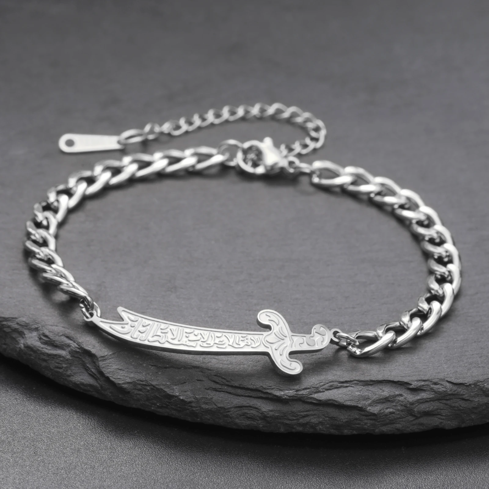 Kkjoy Edelstahl Muslim Islam Messer Goldfarben Charms Armbänder für Frauen Männer Hohlanhänger Armband Ramadan Schmuck Geschenk