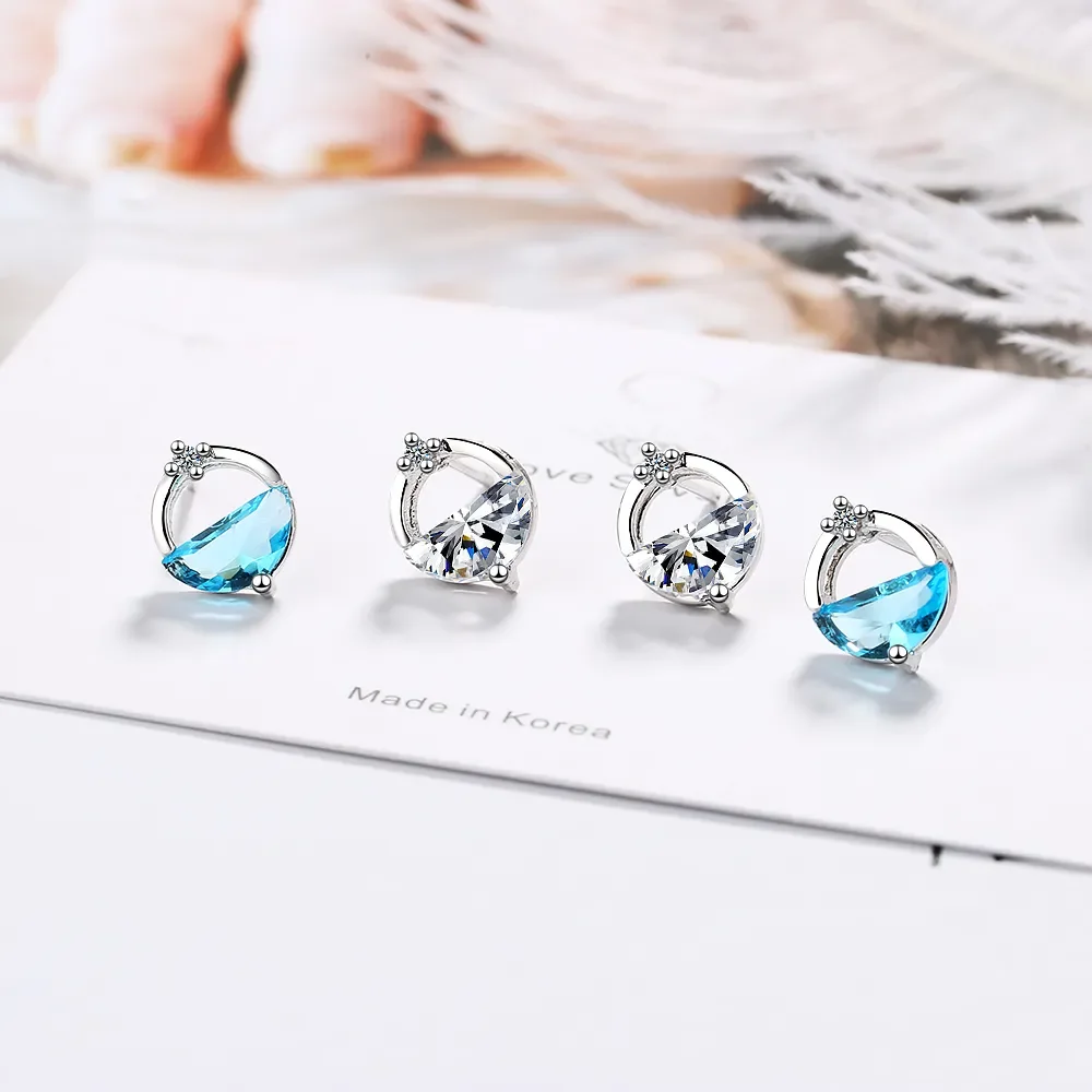 

Женские серьги из серебра 925 пробы с фианитами