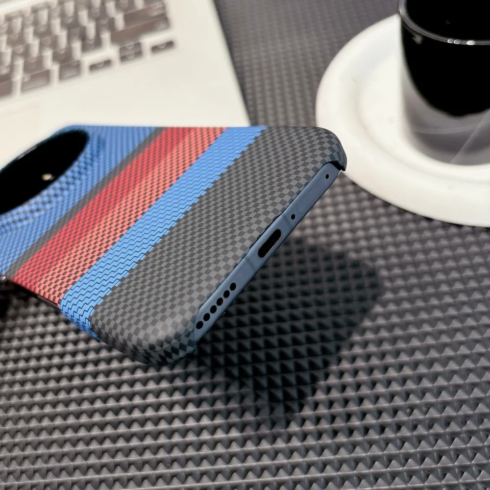 Frameless Carbon Fiber Kevlar Magnetic Phone Case with Stripe Texture