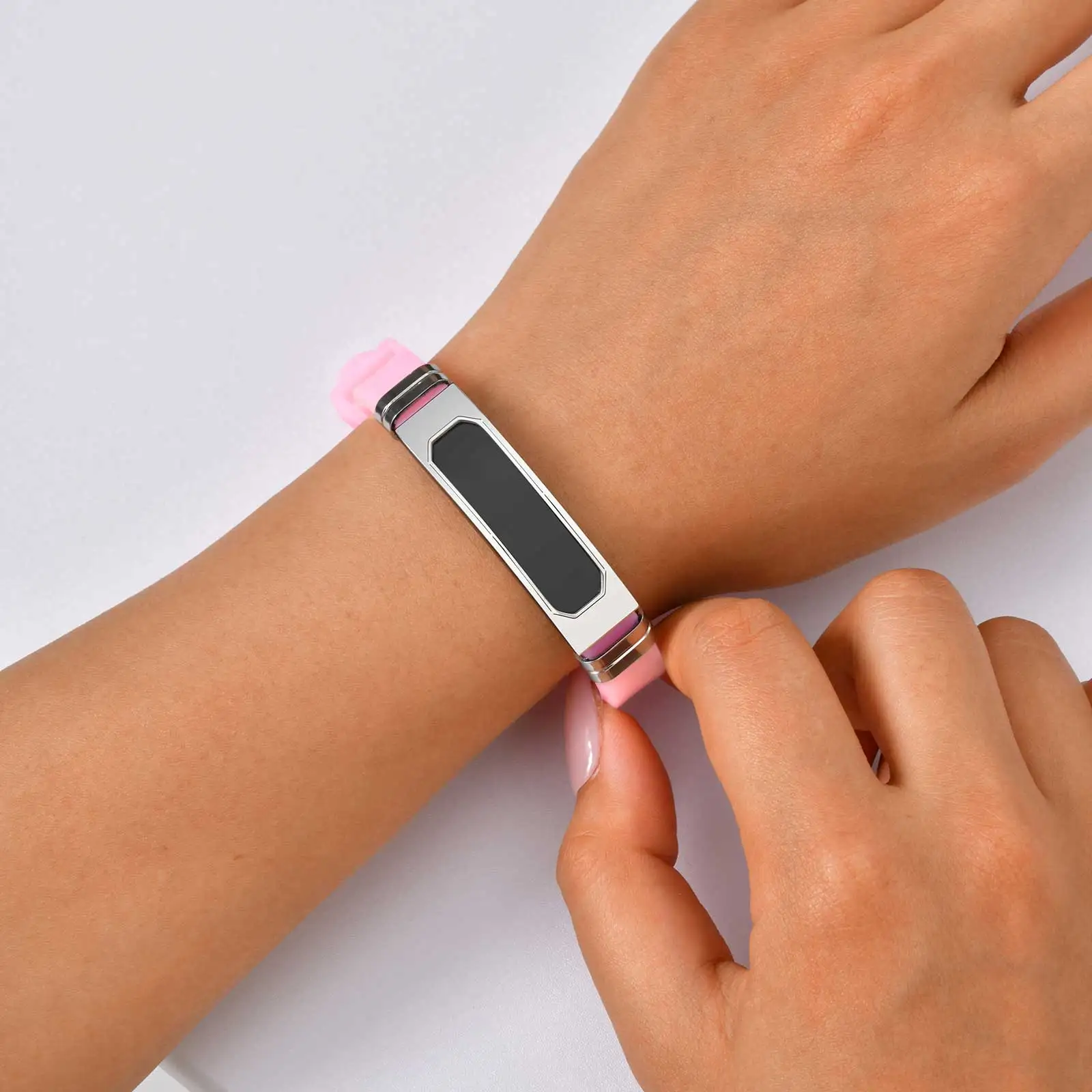 Personalisierte personalisierte Namensarmbänder aus Edelstahl für Männer und Frauen, verstellbares Silikon-Armband, individuelles Schmuckgeschenk – Detail 11