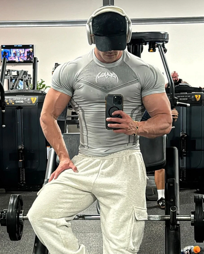 Summer fitness exercise men's short sleeved T-shirt slim fit breathable suitable fitness running training cycling