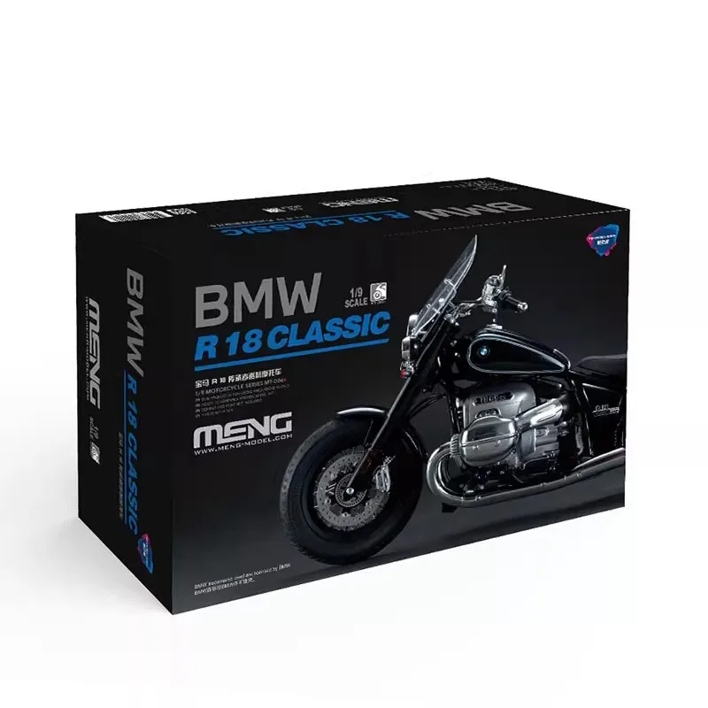 BMW R18 Classic. Motorbike scale model kit in 1/9 scale