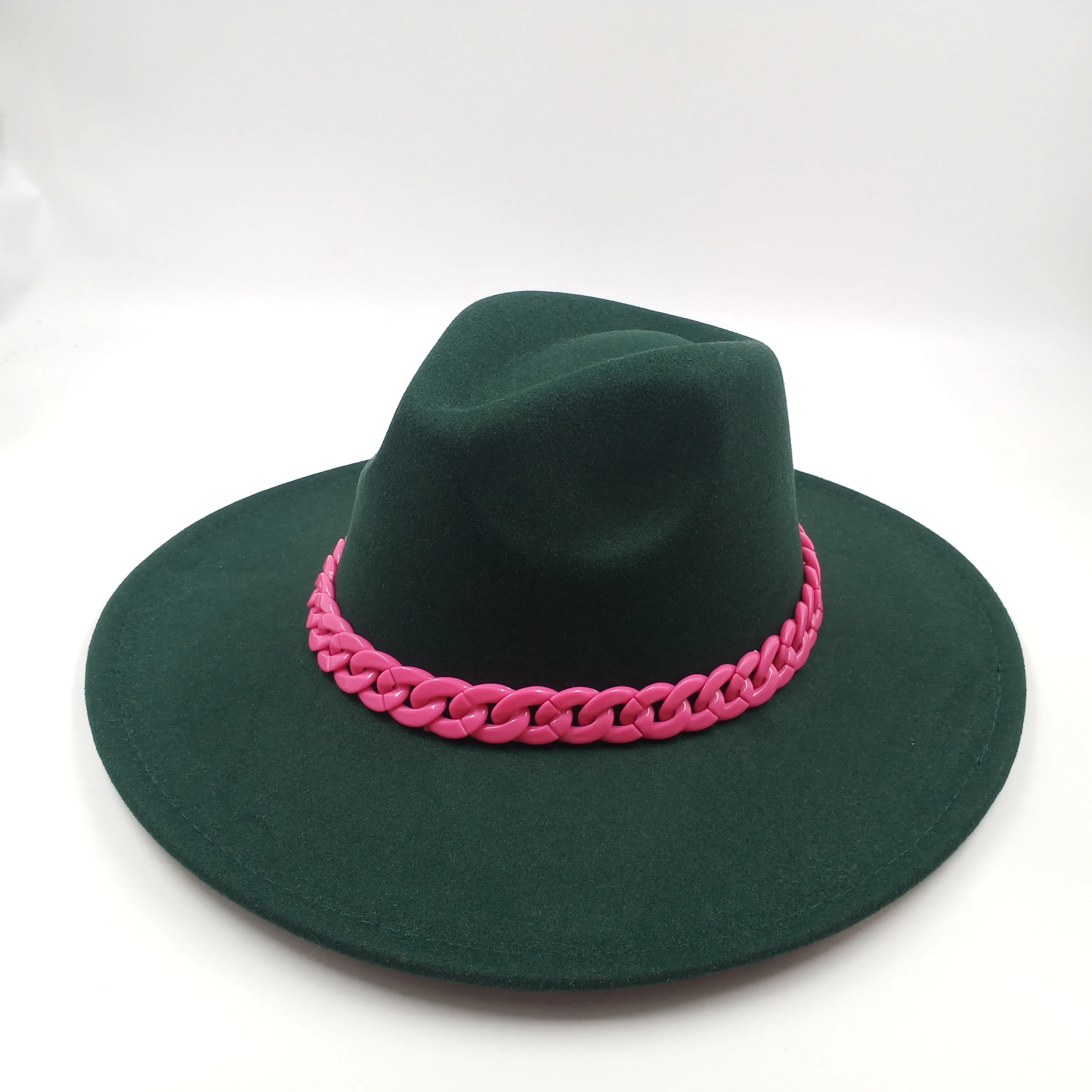 flat brim fedora Fedora hat rose red chain accessories new 9.5cm brim winter unisex fedora felt hat dark green winter hat кепка мужская green fedora hat