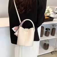 Sacs à bandoulière en cuir PU pour femmes, sacs à bandoulière Design de marque de luxe, sac seau pour dames, sacs à main portables 2