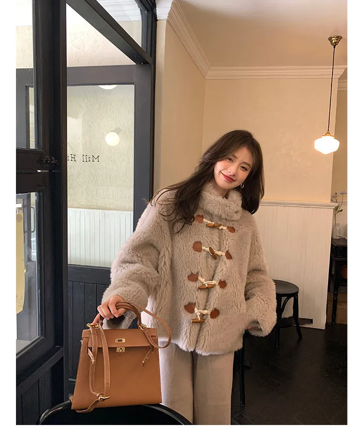 Fall/Winter New Horn Buckle Lamb Fur All-wool Sheared Fur One Coat Female Short