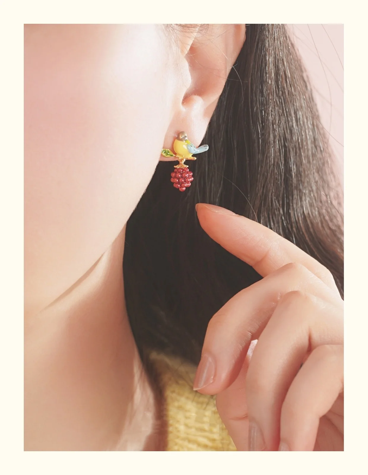 2024 New French Earrings Women's Raspberry Tit Enamel Jewelry Niche Design Unique Light Luxury Retro Stud Earrings