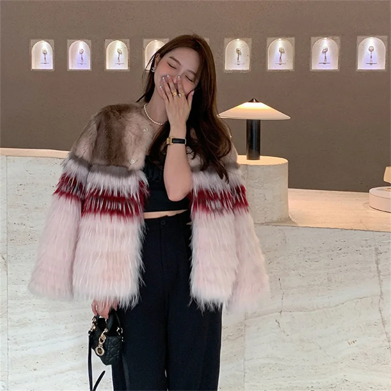 Рисунок 6 - Женское зимнее теплое пальто из лисьего меха