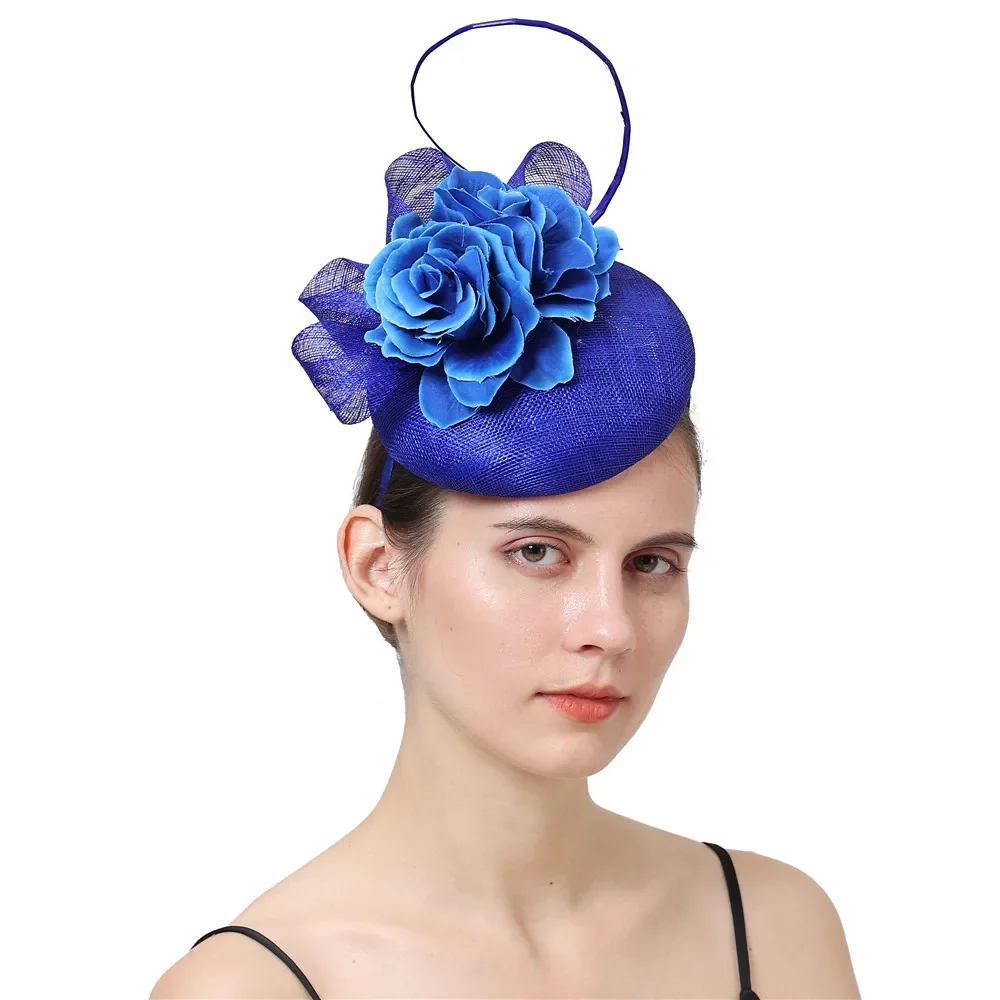 

Женская шляпка с перьями, шляпка синего цвета из сетчатой ткани с декоративными перьями