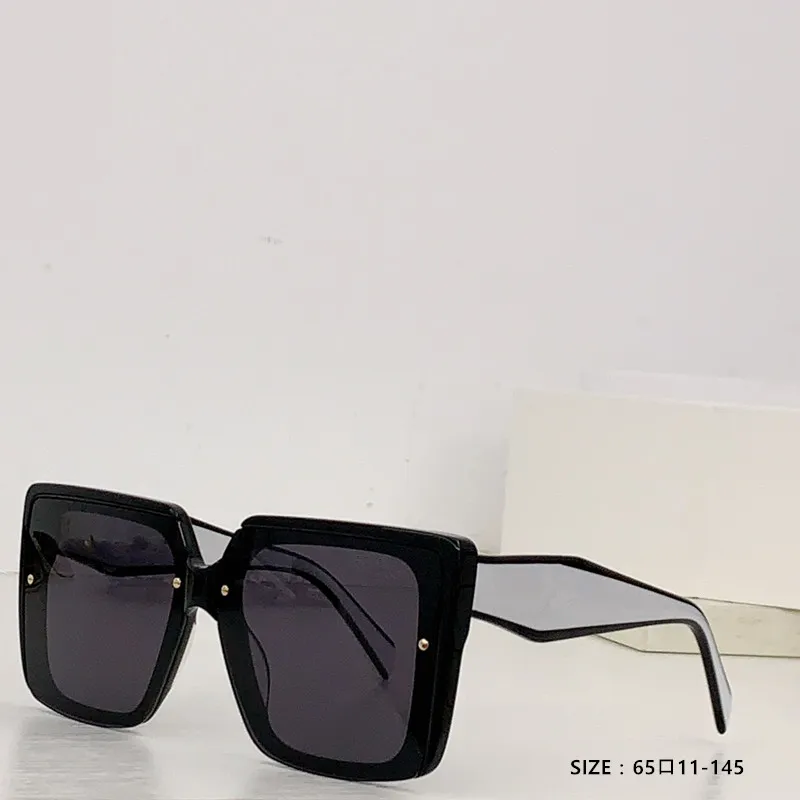 

2023 Model runway style color blocking square retro women's brand design fashion outdoor travel sunshade artifact