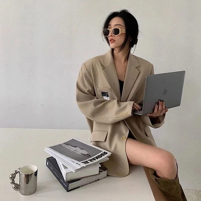 Рисунок 3 - Женский однотонный пиджак