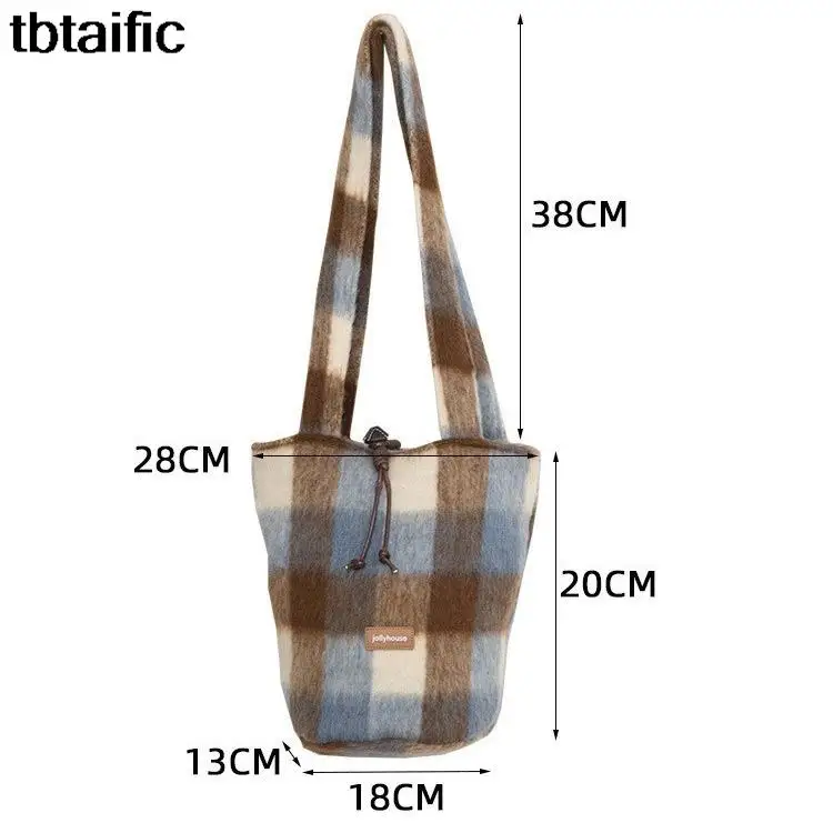 

2024 Autumn and Winter New Bags Women's Versatile Woolen Plaid Shoulder Bag Retro Plush Large Capacity Bucket Bag