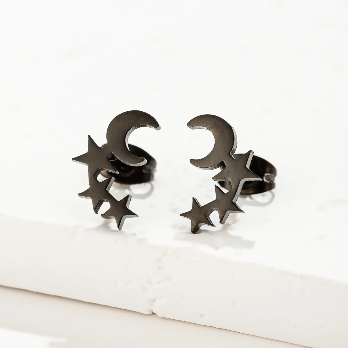 Einfache Mond-Sterne-Ohrringe aus Edelstahl für Frauen, kleine Halbmond-Ohrstecker, Schmuck, Hochzeitsgeschenke für beste Freunde – Detail 5
