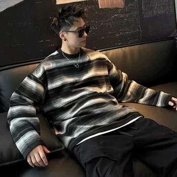 Felpa con cappuccio a righe Autunno e inverno Nuovo articolo T-shirt con base allentata a maniche lunghe stile uomo girocollo in colore a contrasto 1