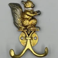Originality Hook Cute Squirrel Metal Luxury Hook Clothes Hanging Hooks for Home Decoration Key Hanger  Wall Key Holder 2
