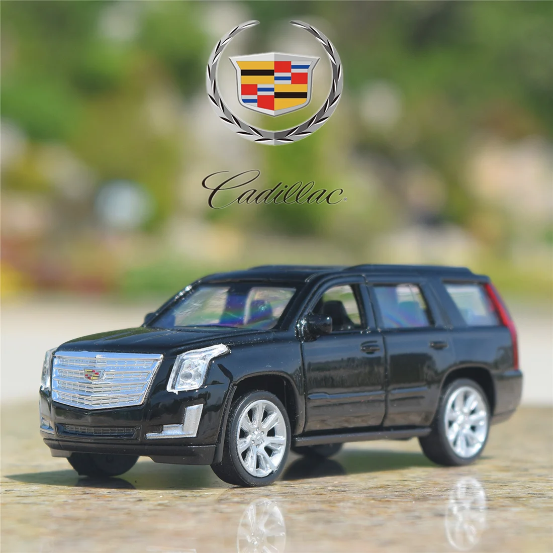 

1:36 Cadillac SUV Escalade модель автомобиля из сплава, литой металлический игрушечный автомобиль, модель автомобиля с тяговым эффектом, Коллекционная модель, подарки для детей