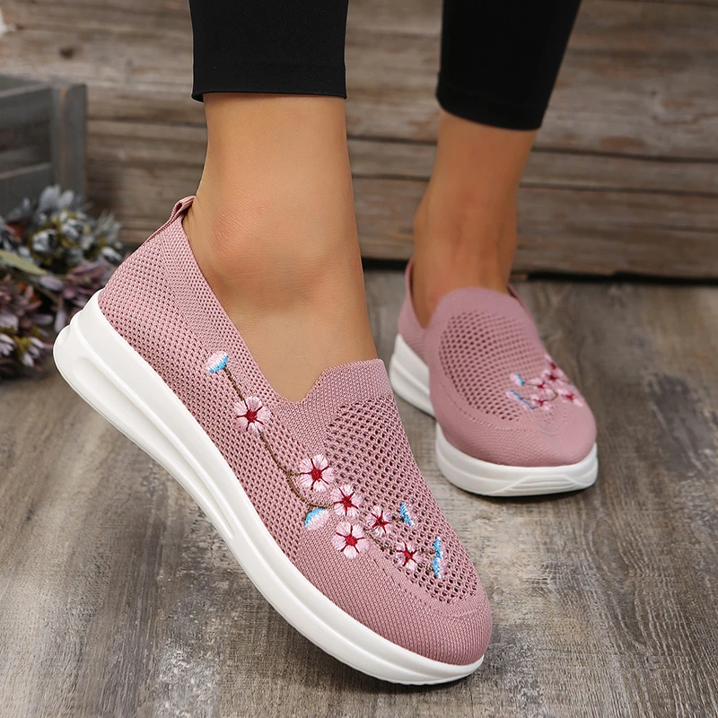 

New Casual Slip-on Women Flats Shoes Fashion All-match Female Sneakers Soft Comfort Walking Shoes Lightweight Breathable