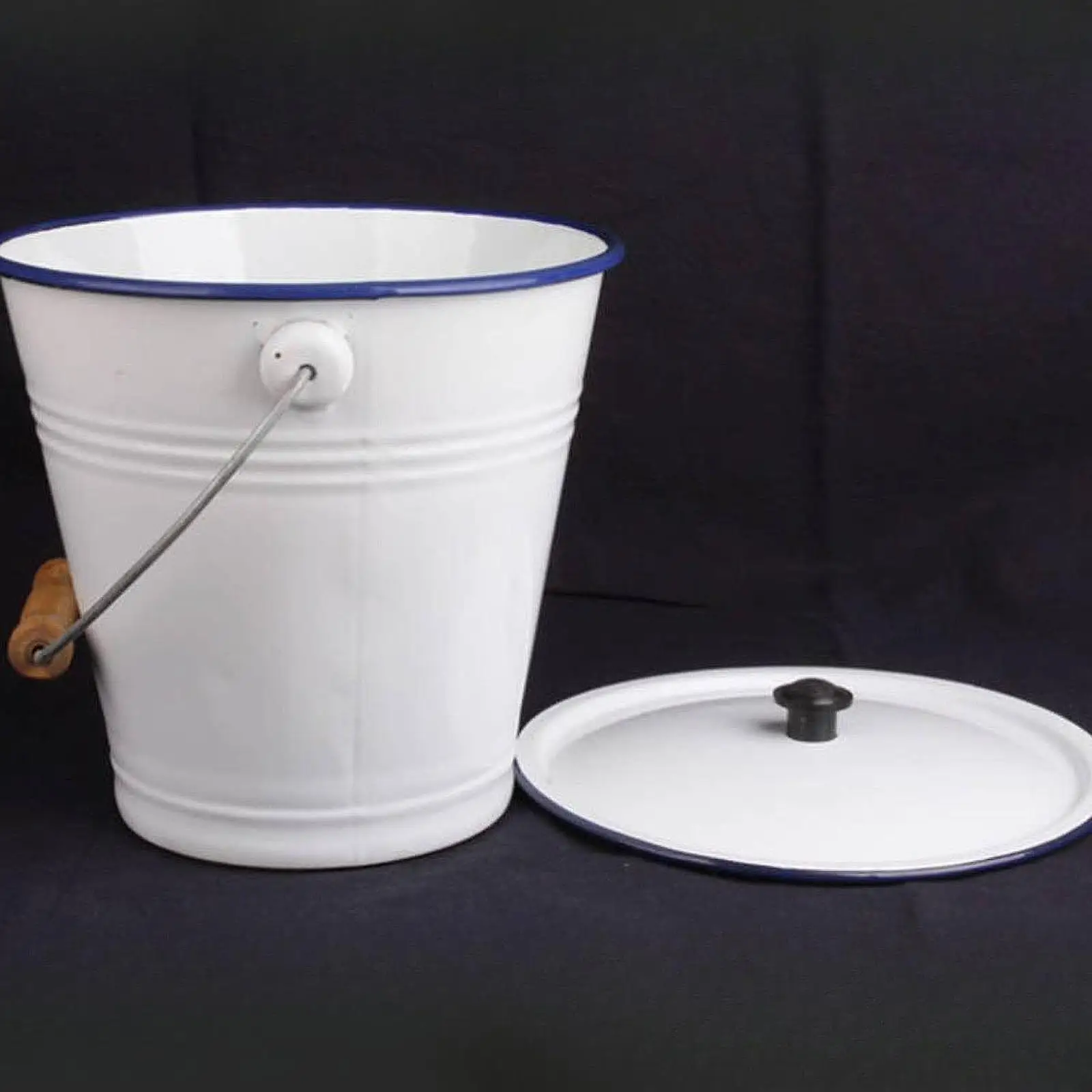 Enamel Water Bucket with Lid 9L Liquid Container Storage Cans for Garden Chilling Water Oil Rice Organizing Outdoor Activities