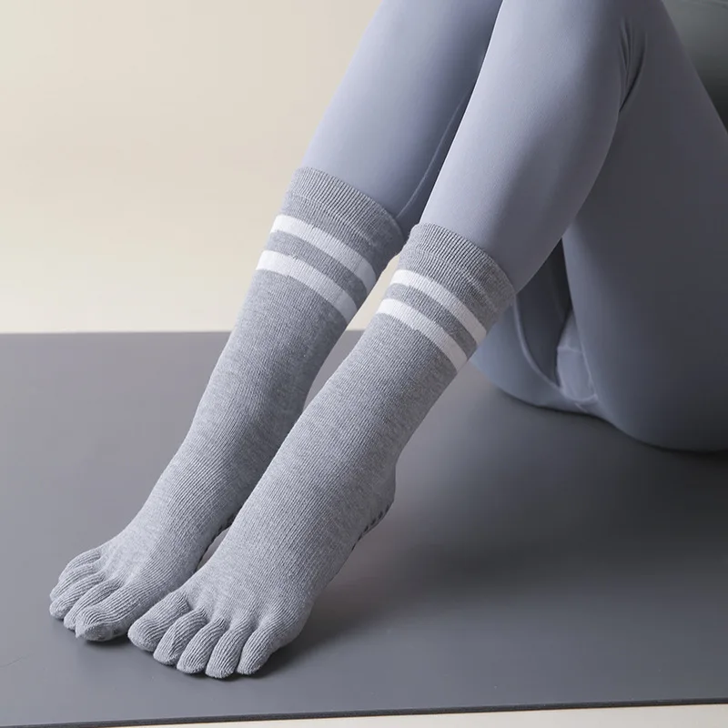 Рисунок 3 - Осенне-зимние толстые длинные носки для йоги