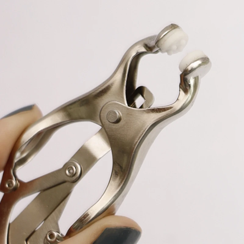 Metal Nipple Clamps Clips with Chain Clitoris Stimulator Steel Nipple Breast Clamps Bondage Flirting Women Sex Toy