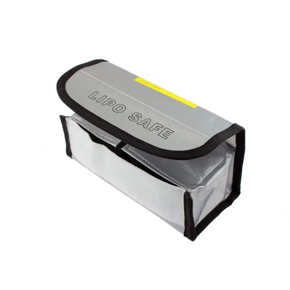 Sac de sécurité pour batterie Lipo ignifuge, angle montrant l'épaisseur et la poignée de transport.