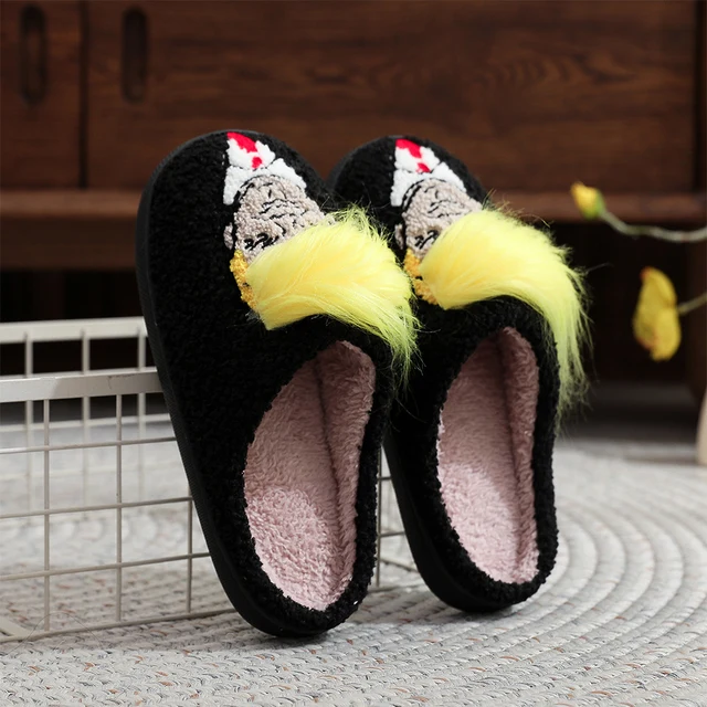 Plush Trump Wig Slippers Closed Toe Slippers Comfortable Fluffy Home Slippers Creative 3D Fake Hair Furry Slipper for Men Women 3