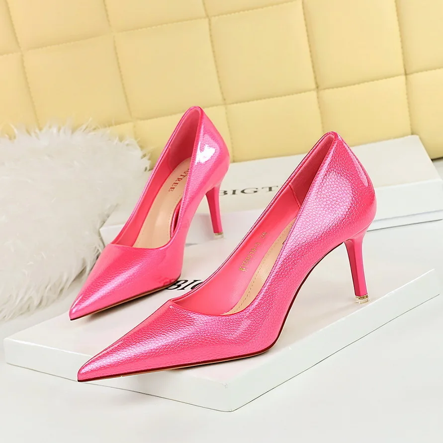 thumbnail image 1 of Zapatos de mujer minimalistas, delgados, clásicos, ultraaltos, con tacón de boca baja, puntiagudos, de cristal, lacados, de cuero, para banquetes, 1 of 5